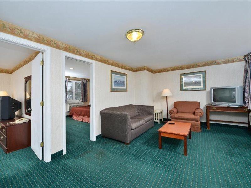 Travelodge By Wyndham Great Barrington Berkshires Exterior photo