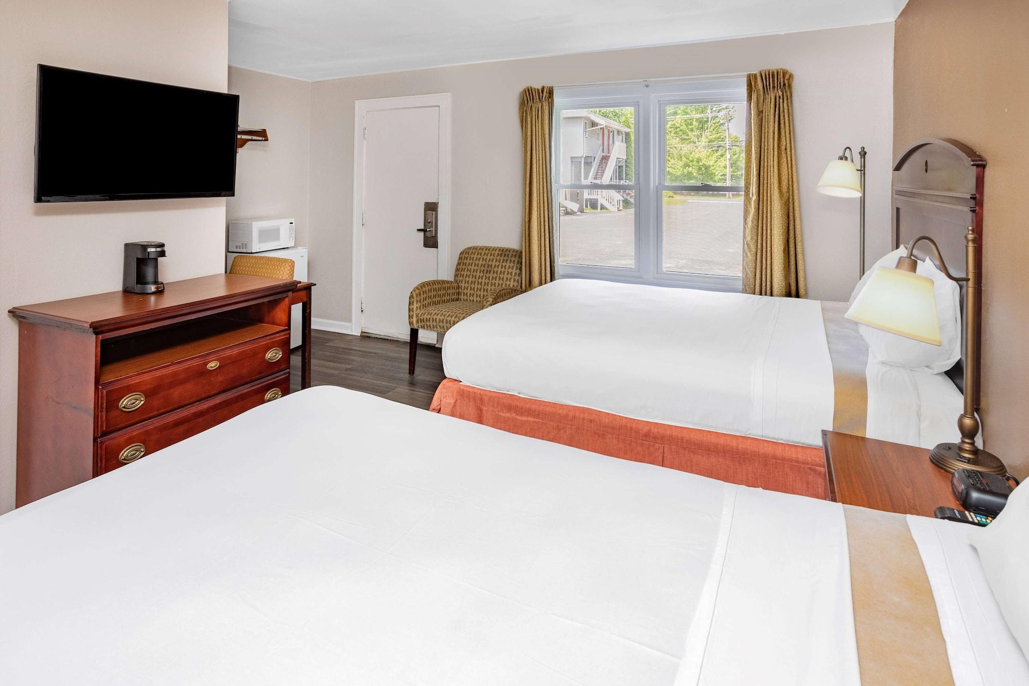 Travelodge By Wyndham Great Barrington Berkshires Exterior photo